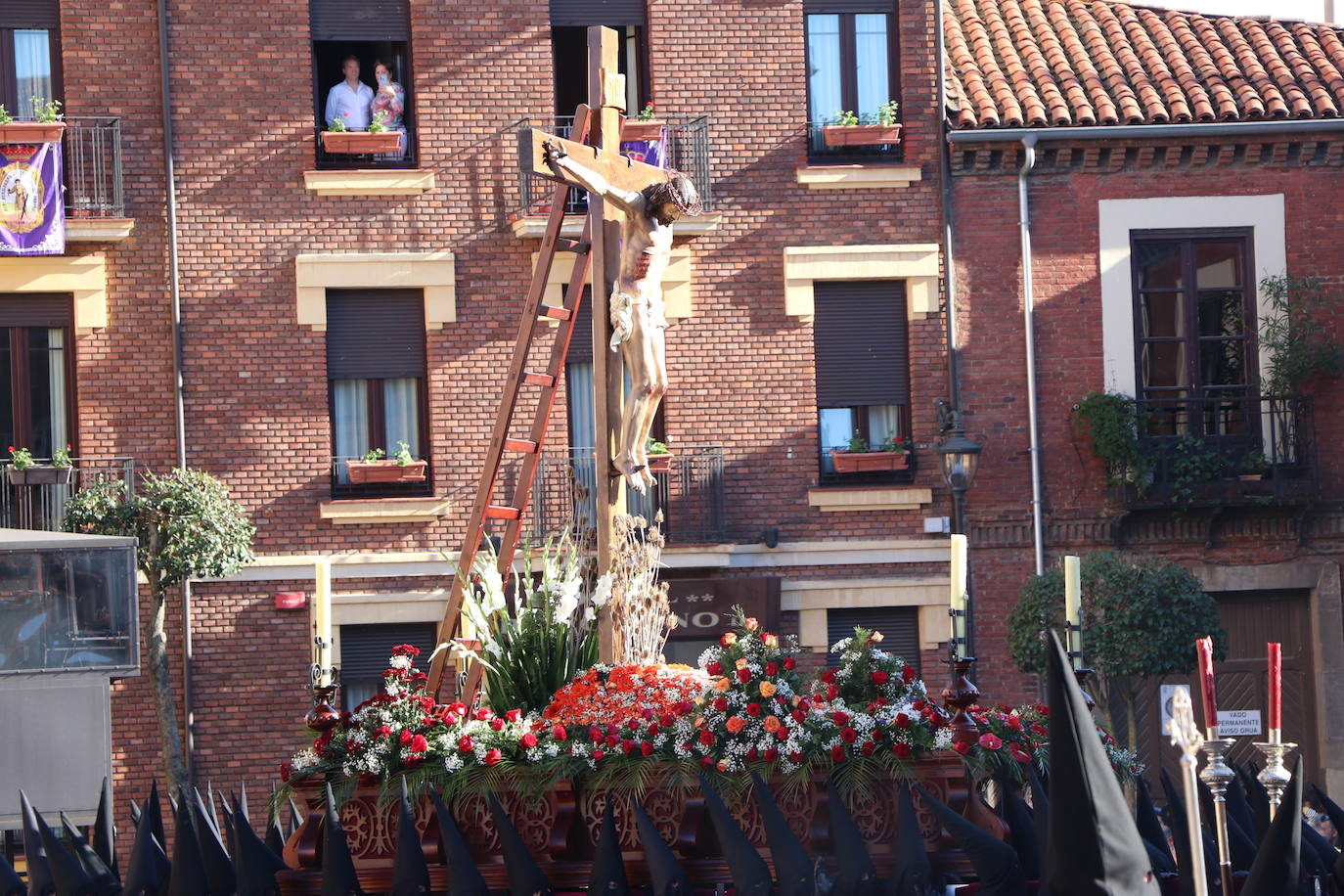 Acto central de la Procesión del Desenclavo en San Isidoro. 