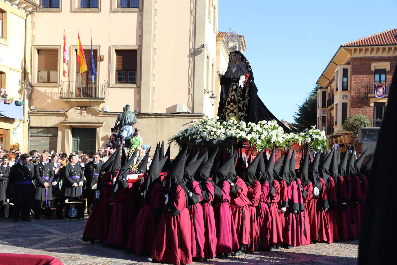 Acto central de la Procesión del Desenclavo en San Isidoro. 