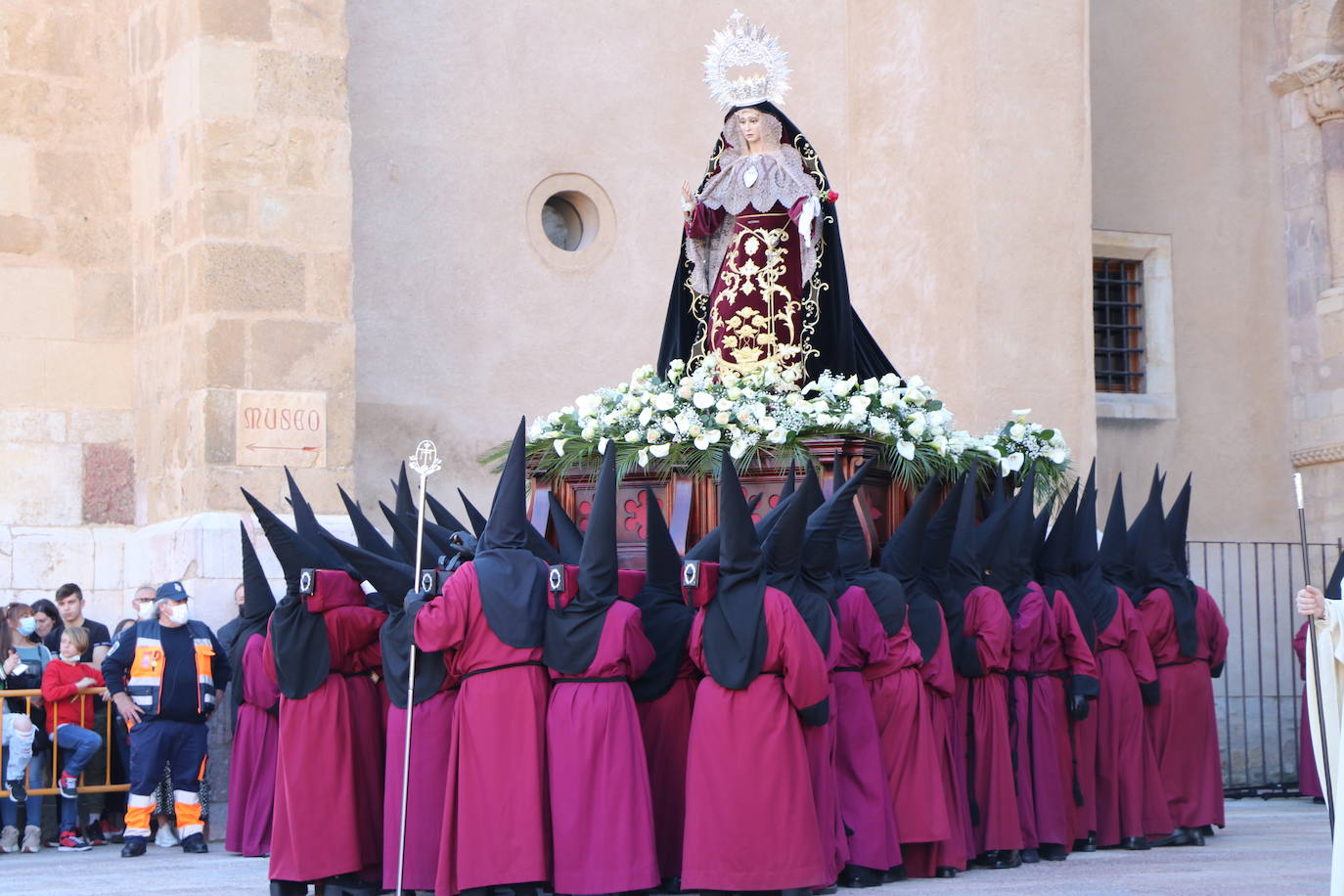 Acto central de la Procesión del Desenclavo en San Isidoro. 