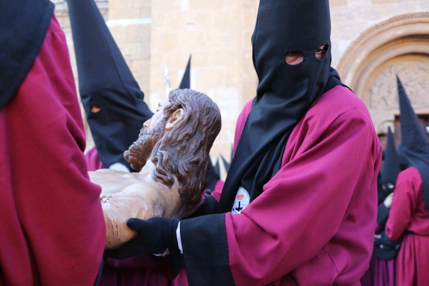 Acto central de la Procesión del Desenclavo en San Isidoro. 