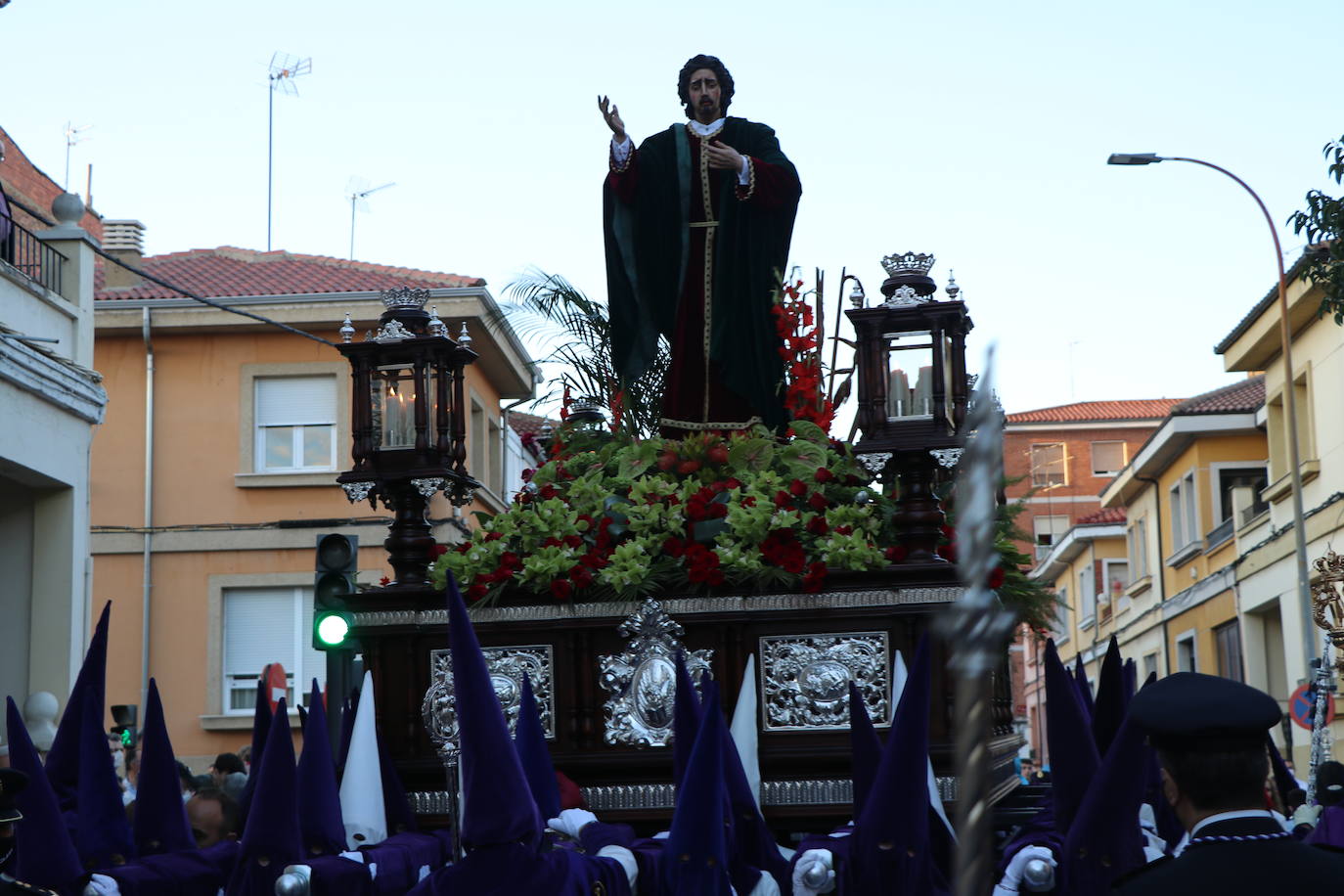 Procesión de La Soledad, dentro de la Cofradía de Jesús Divino Obrero. 