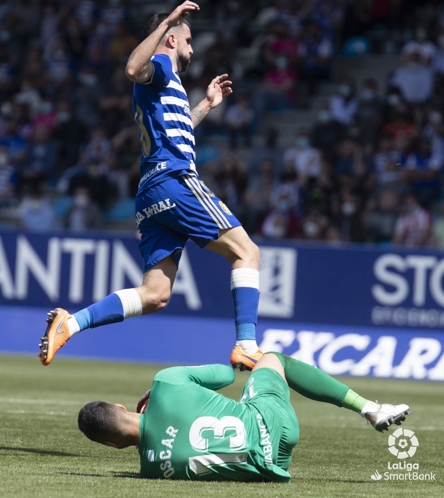 El conjunto berciano supera con autoridad al Lugo en El Toralín.