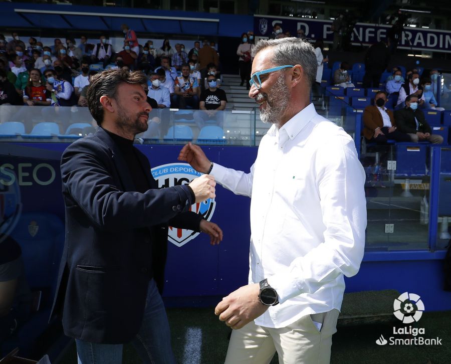 El conjunto berciano supera con autoridad al Lugo en El Toralín.