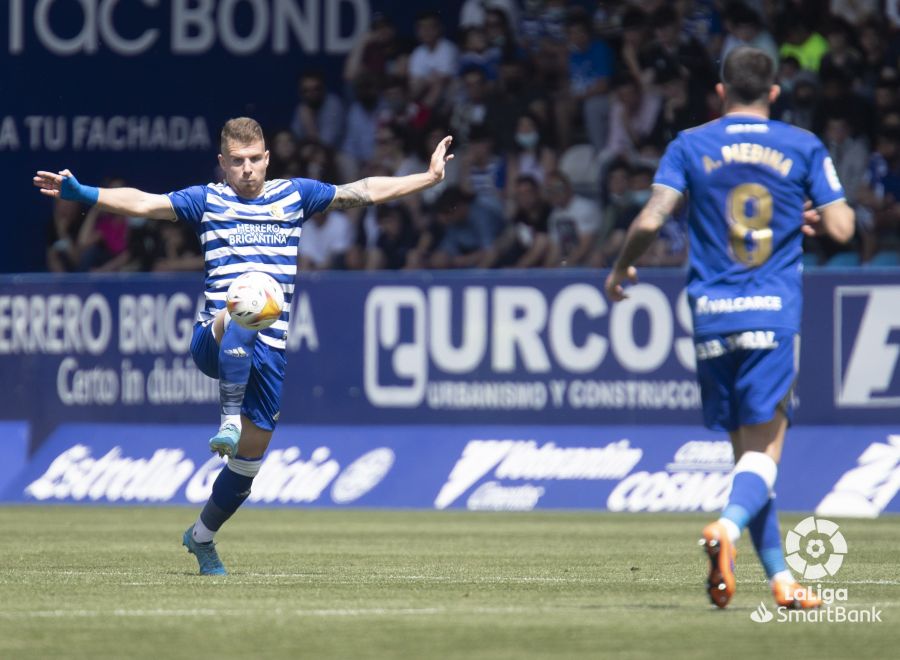 El conjunto berciano supera con autoridad al Lugo en El Toralín.