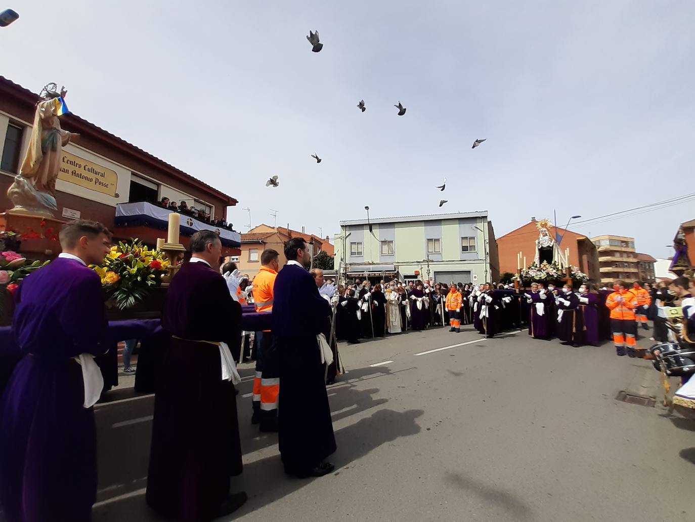 El paso de la Virgen Dolorosa y el de Jesús capitalizan la última procesión de la Semana Santa de San Andrés