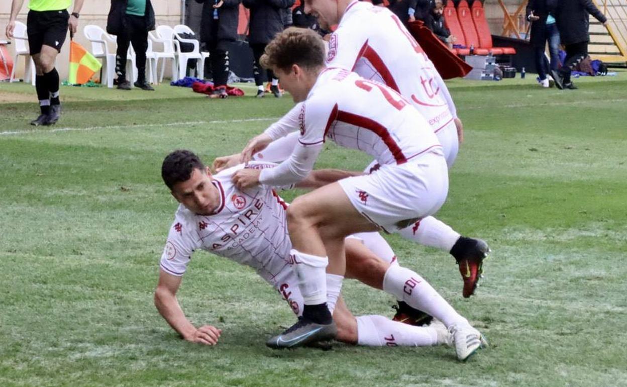 Sierra, en la celebración del gol ante el Calahorra.