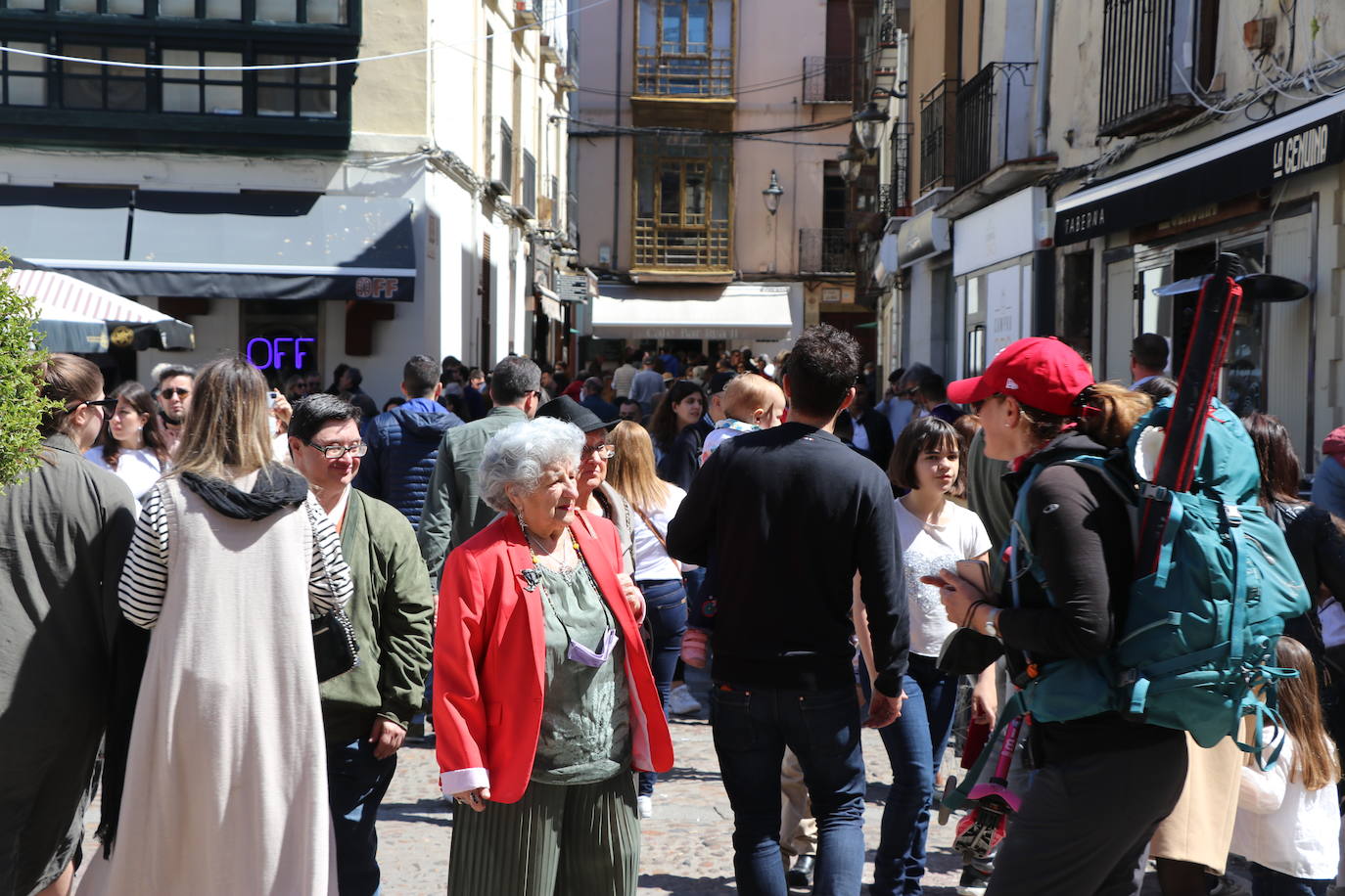 Fotos: El turismo llena las calles de León