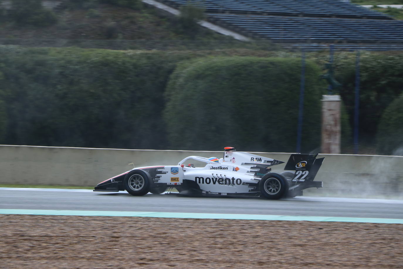 leonoticias acompaña al piloto leonés en una sesión de entrenamientos en Jerez.