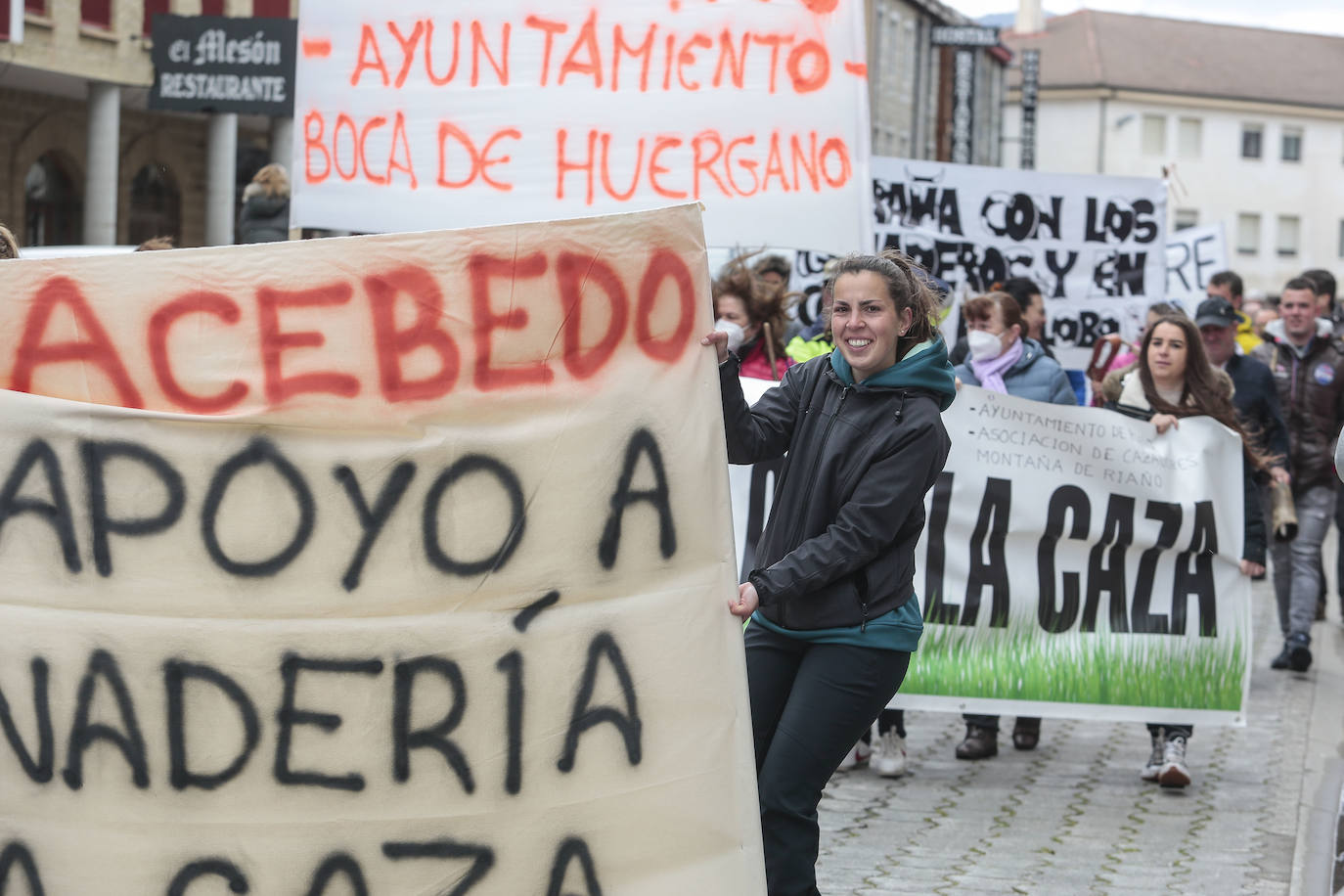 Movilización convocada a iniciativa de un grupo de ganaderos locales de Riaño (León) para protestar contra la protección del lobo. 