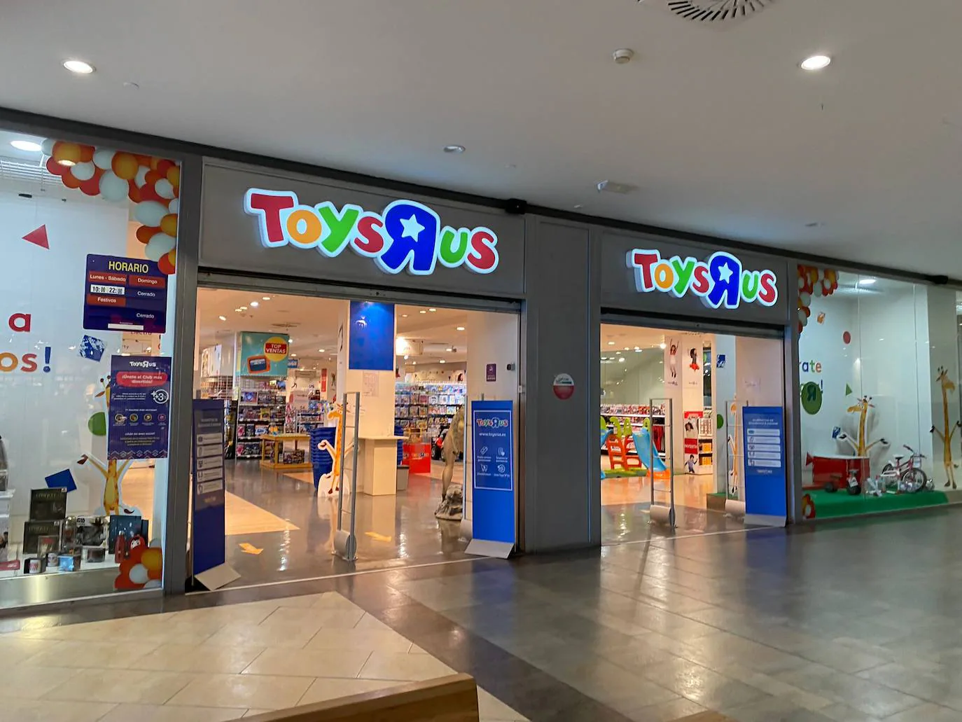 'R' Us planea el cierre de su de juguetes situada en el centro comercial El Rosal de Ponferrada | leonoticias.com