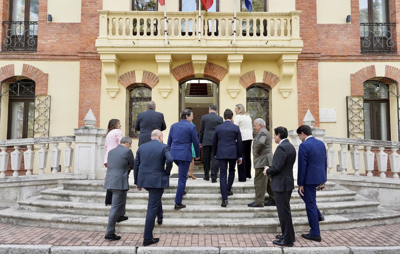 Primera reunión del nuevo gobierno de la Junta en la reunión del Consejo de Gobierno.