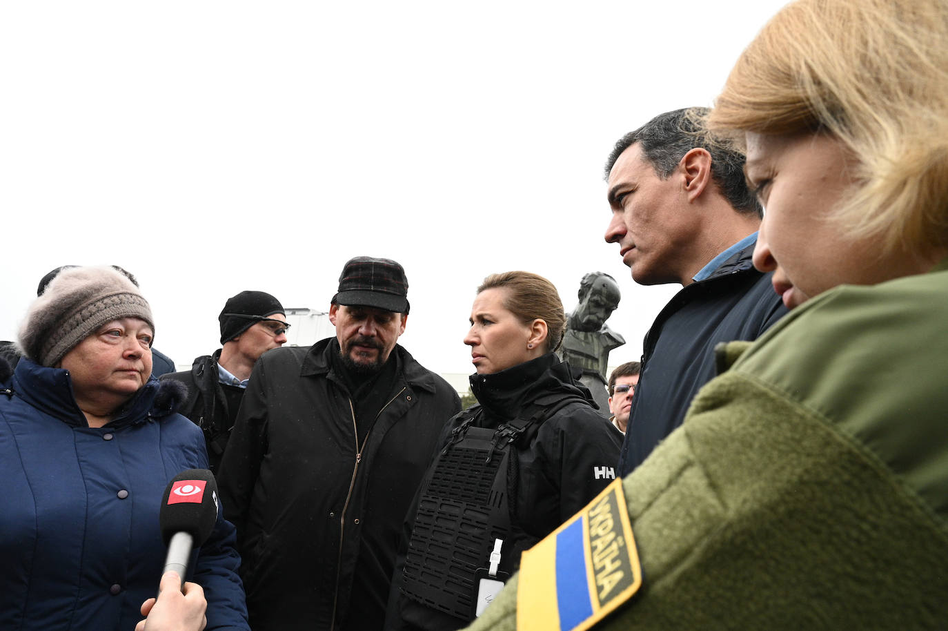 Sánchez, «conmovido» tras constatar en Borodianka «las atrocidades de la guerra de Putin». El presidente del Gobierno ha viajado a Ucrania junto la primera ministra de Dinamarca, Mette Frederiksen.