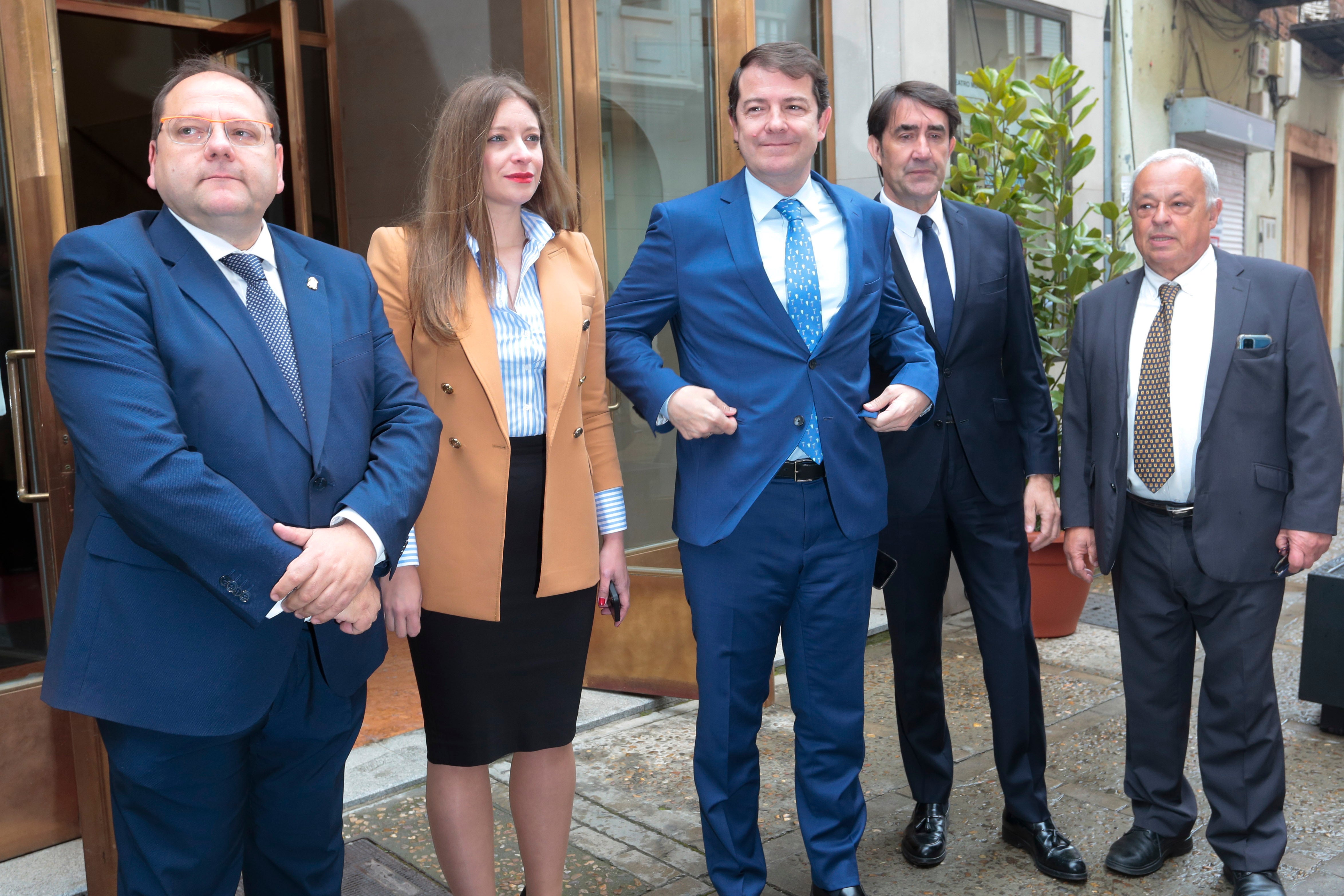 El Teatro Municipal de La Bañeza acoge el acto de entrega de los Premios Castilla y León 2021 