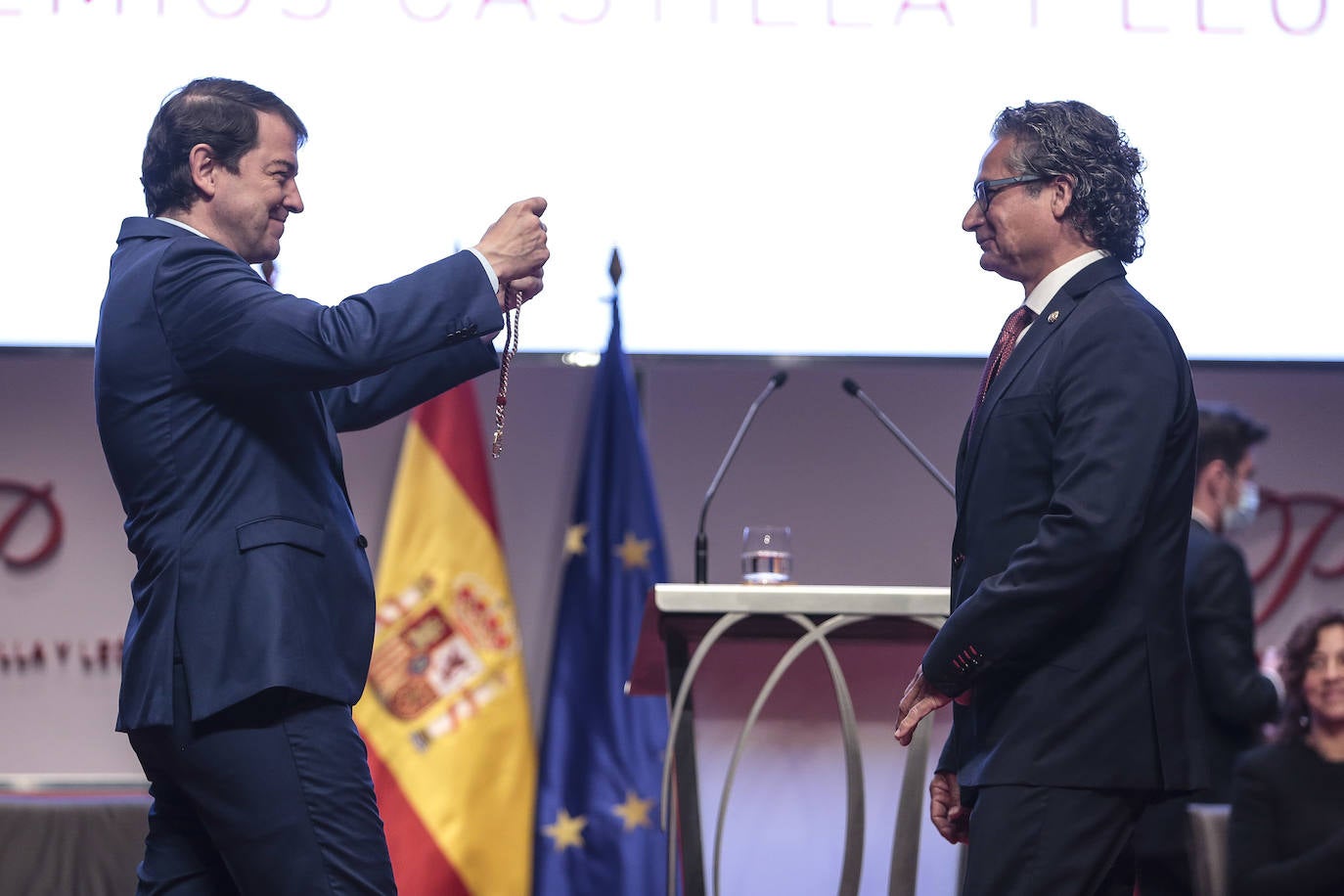 El Teatro Municipal de La Bañeza acoge el acto de entrega de los Premios Castilla y León 2021 