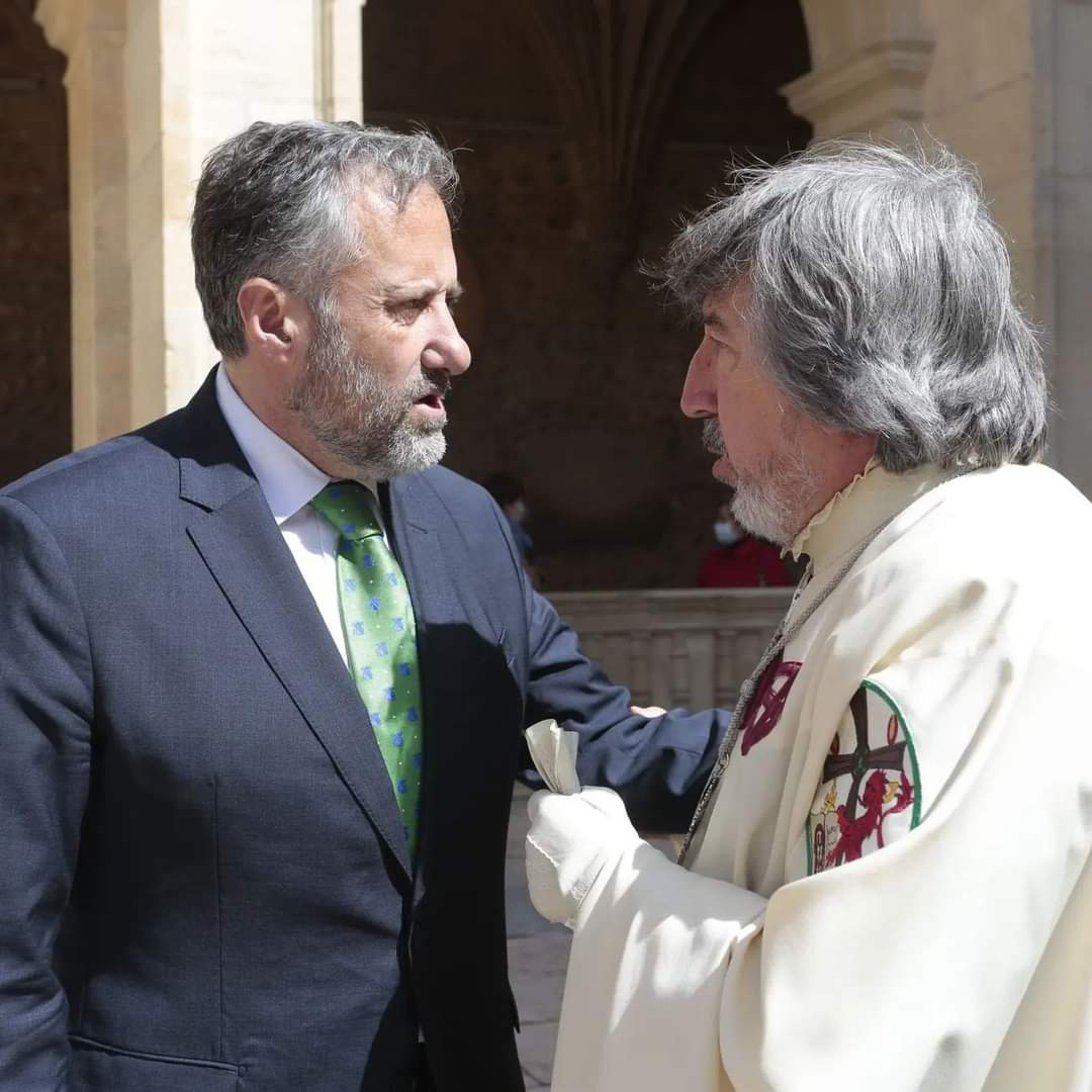 El cabildo firma las tablas, se queda con el cirio y los hachones