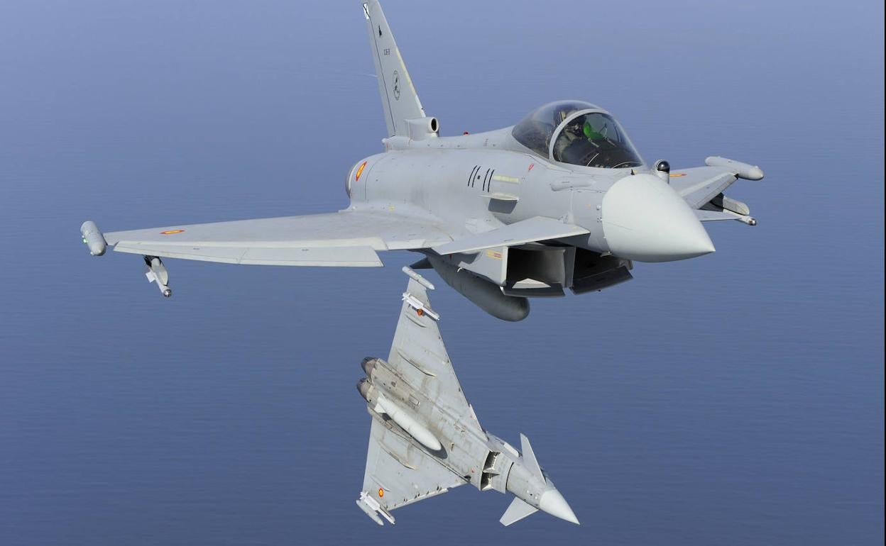 Dos cazabombarderos Eurofighter del Ala 11 del Ejército del Aire.