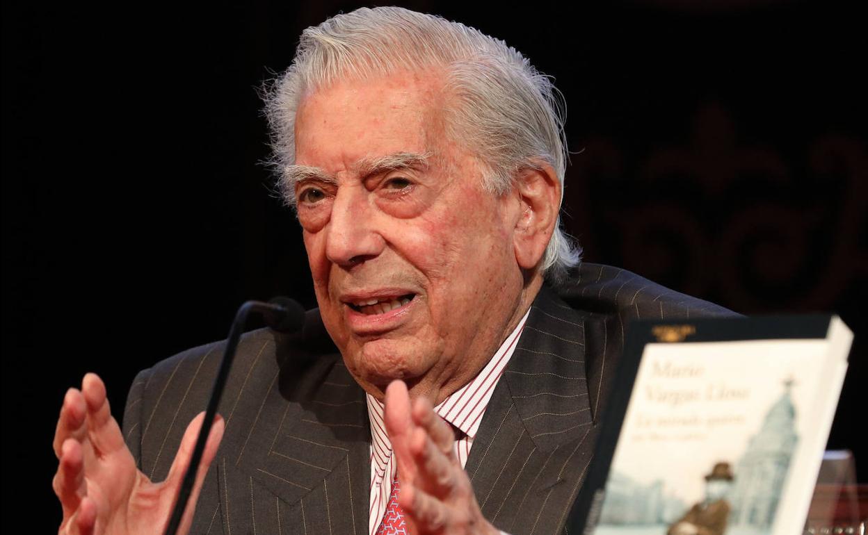 El escritor Mario Vargas Llosa