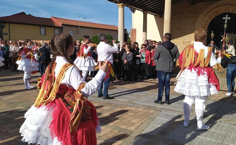 Laguna de Negrillos celebra las Fiestas del Voto.