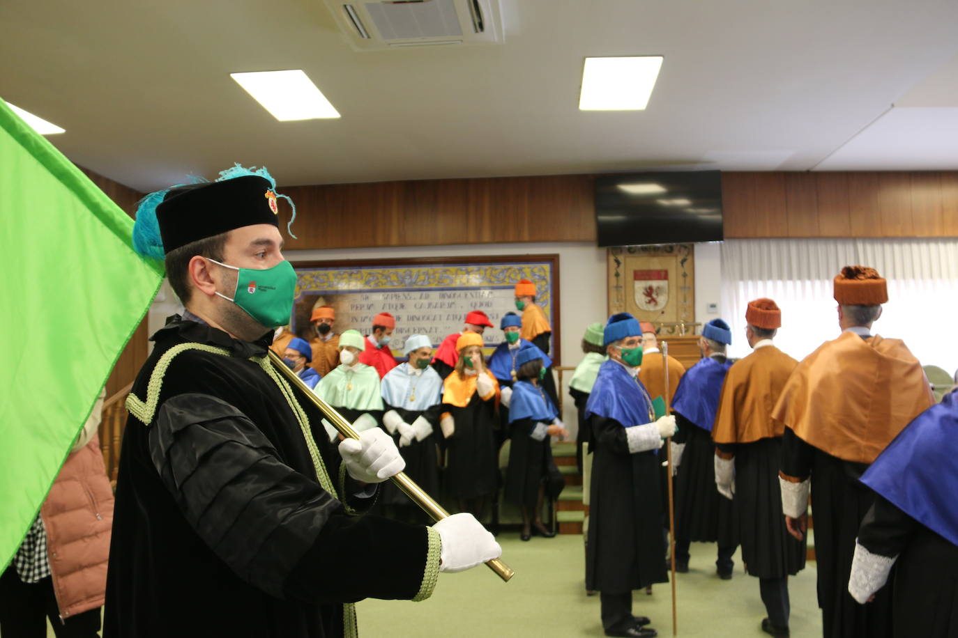 La Universidad de León celebra la festividad de San Isidoro, presidida por el rector Juan Francisco García Marín