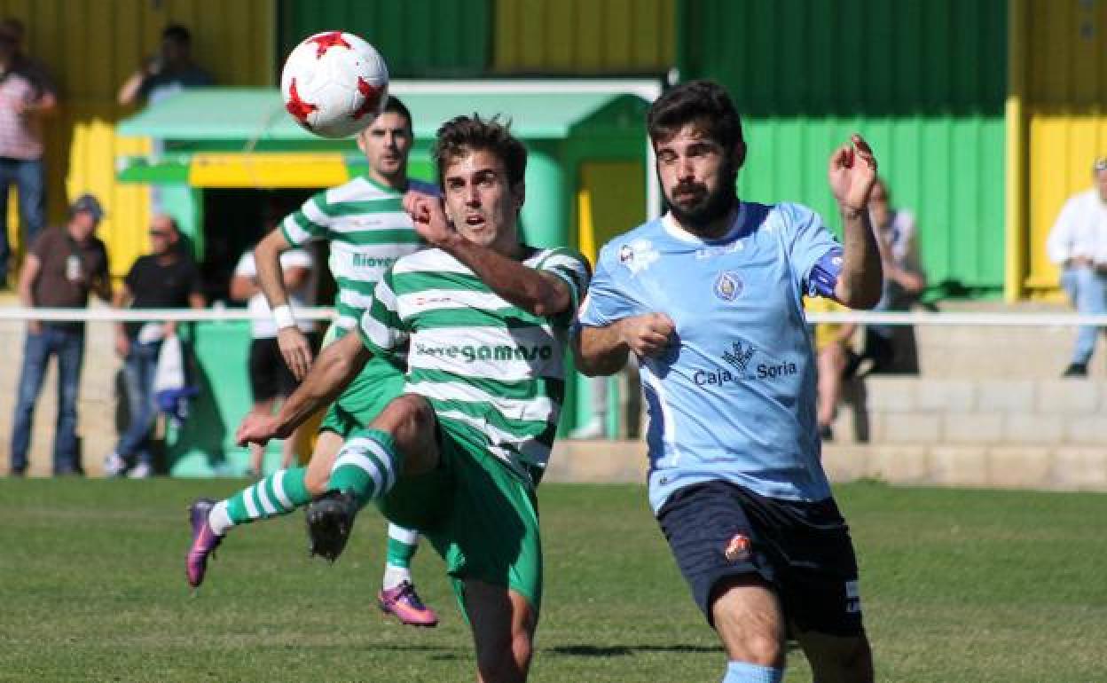 Esaú, en un partido con La Virgen.