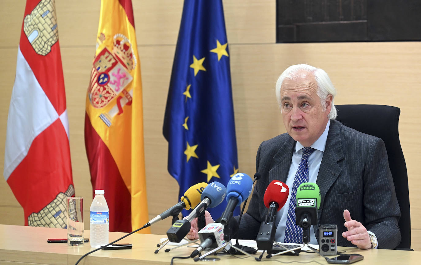 El presidente del Tribunal Superior de Justicia de Castilla y León, José Luis Concepción, comparece ante los medios de comunicación. 