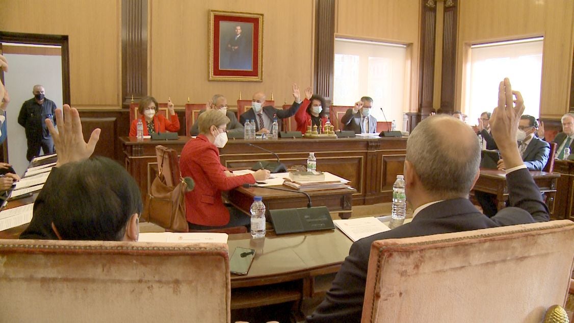 Uno de los instantes de la celebración del pleno municipal. 