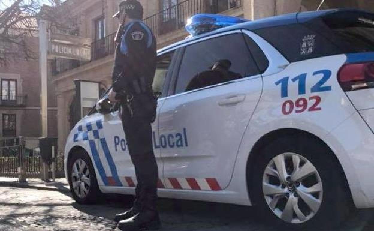 Los agentes de la Policía Local intervinieron en este suceso durante la pasada madrugada.