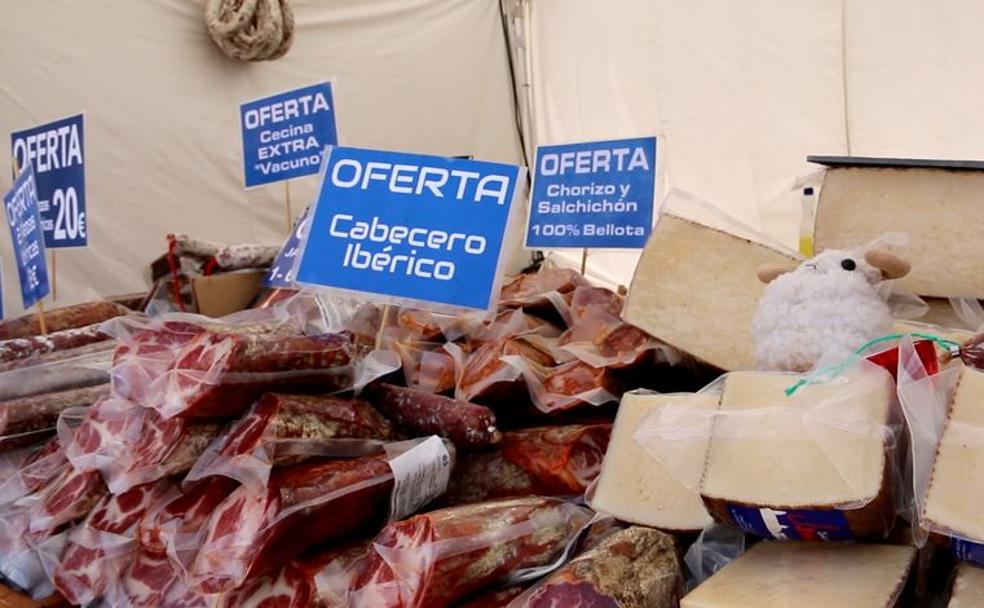 Uno de los stands de la Feria de La Bañeza. 