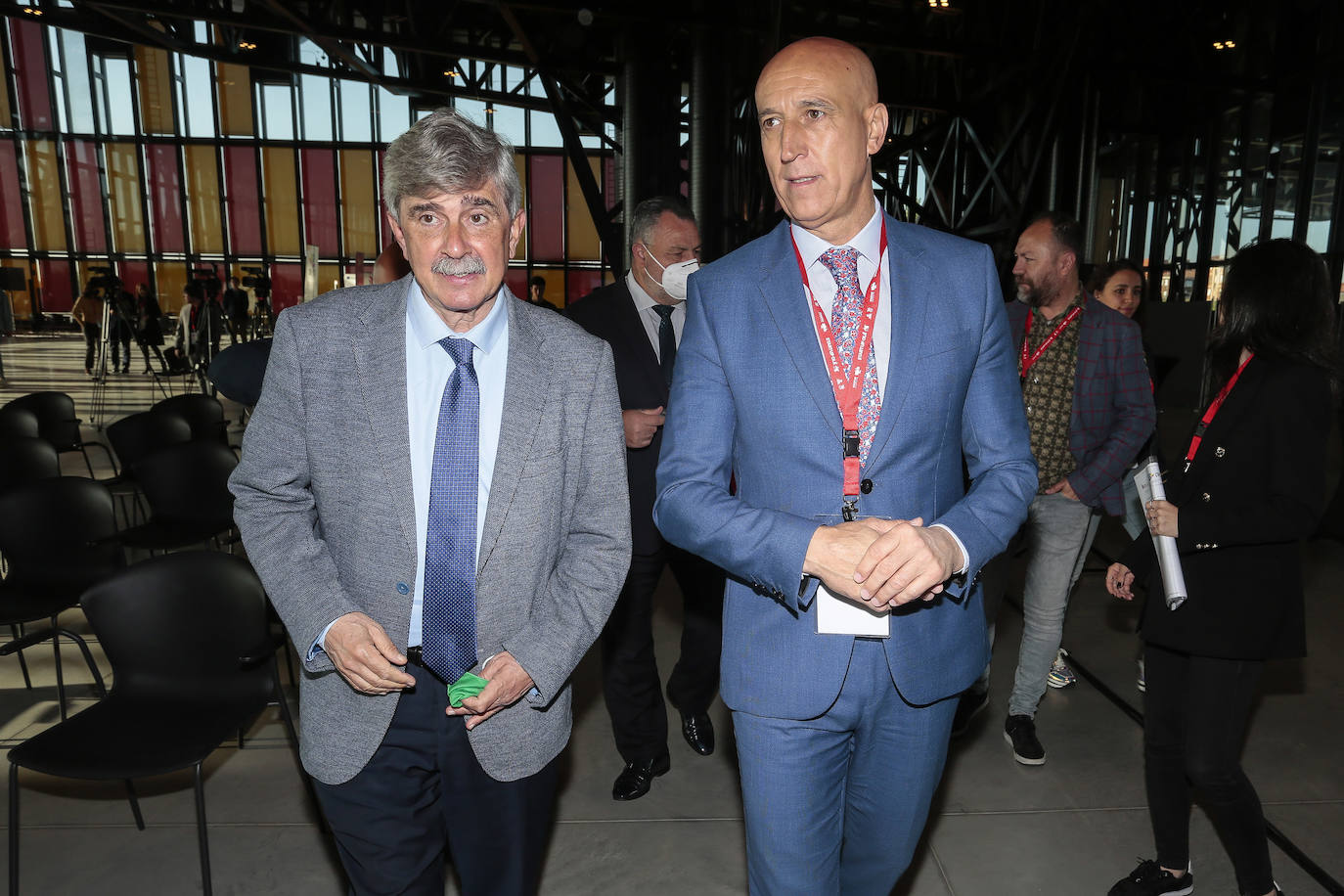 nauguración de la segunda jornada del HUB Internacional de Innovación y Emprendimiento Tecnológico de Castilla y León. En la imagen, el alcalde, José Antonio Diez; el presidente de la Diputación, Eduardo Morán y el presidente del Círculo Empresarial Leonés, Julio César Álvarez.