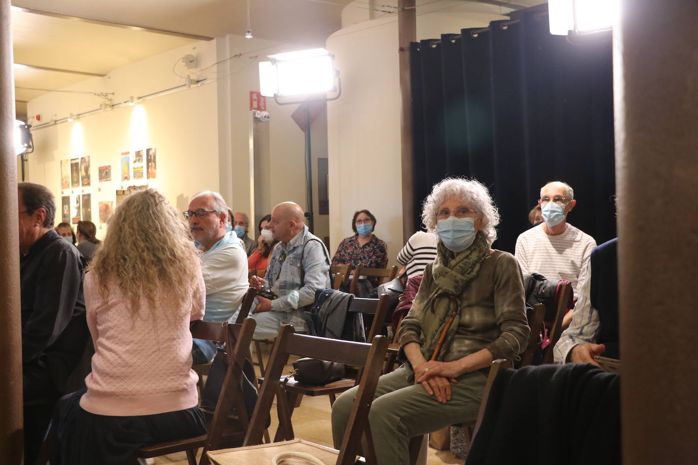 Presentación de la obra 'Réquiem por mi mano ausente' en Museo Casa Botines. 
