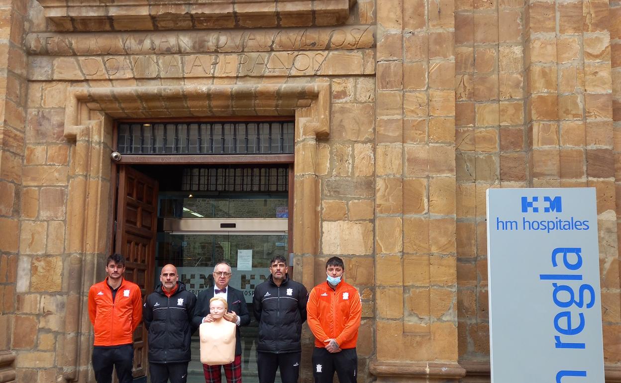 Integrantes del curso que imparte HM Hospitales a los entrenadores del León CF. 