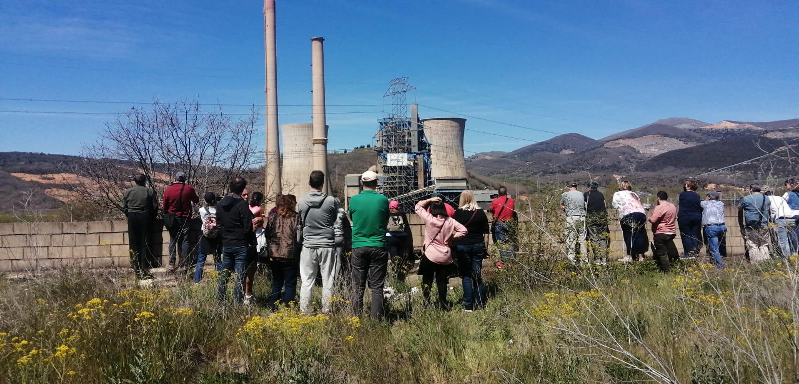 Una de las últimas imágenes del paisaje de La Robla con las torres como telón de fondo.