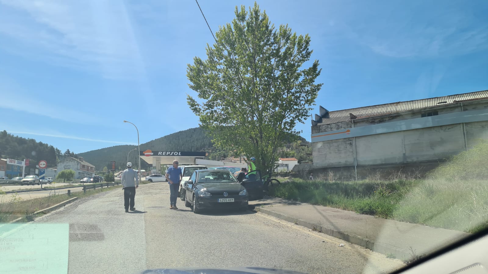 Una de las últimas imágenes del paisaje de La Robla con las torres como telón de fondo.