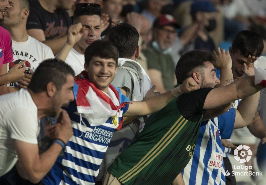Imágenes del encuentro entre la SD Ponferradina y el Burgoc CF. 