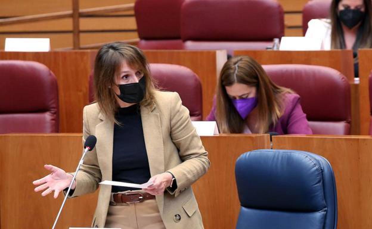 La consejera de Educación, Rocío Lucas en las Cortes de Castilla y León. 