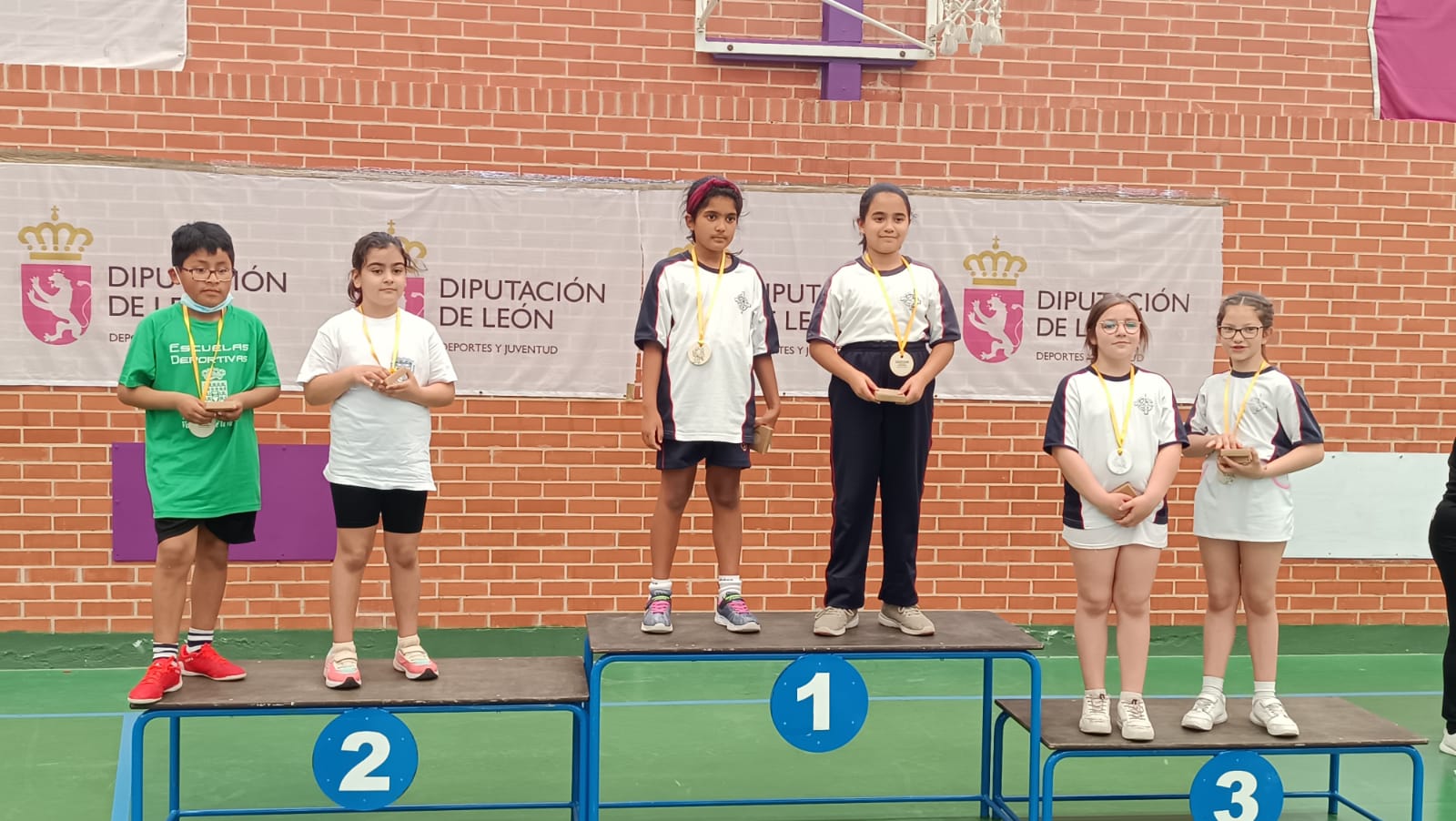 Imágenes del Campeonato Provincial de Tenis de Mesa, organizado por la Diputación de León. 