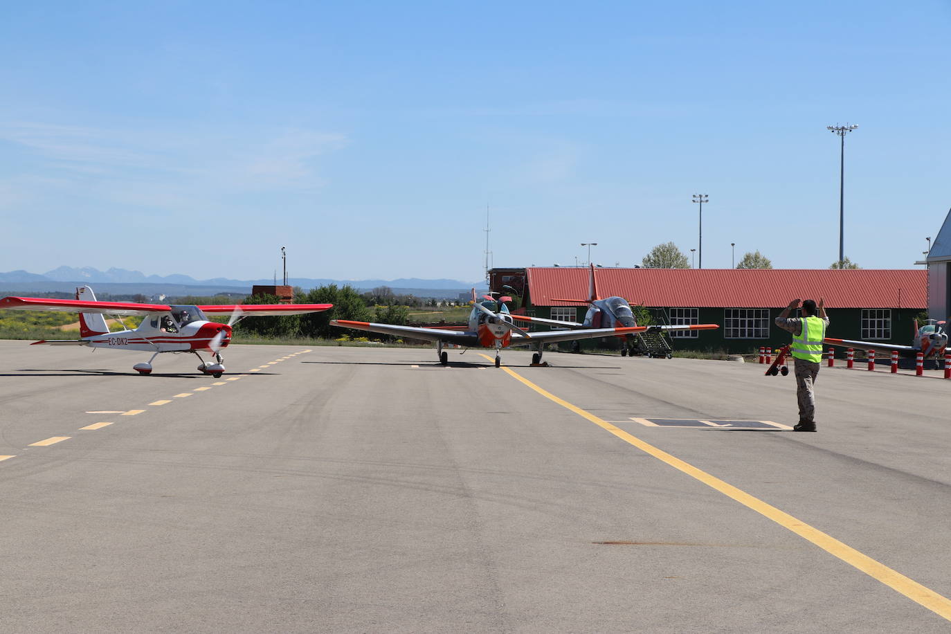 V Jornada de Vuelo Adaptado para usuarios del CRE de San Andrés del Rabanedo 