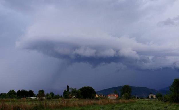 Las temperaturas altas y las tormentas serán una constante en la provincia este fin de semana.