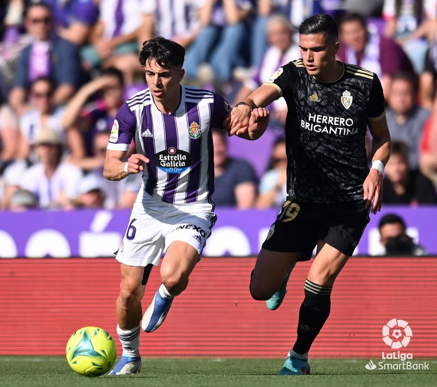 El conjunto berciano no puede con el Real Valladolid y se complica su salto a los playoff de ascenso