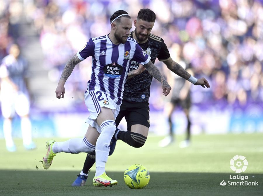 El conjunto berciano no puede con el Real Valladolid y se complica su salto a los playoff de ascenso