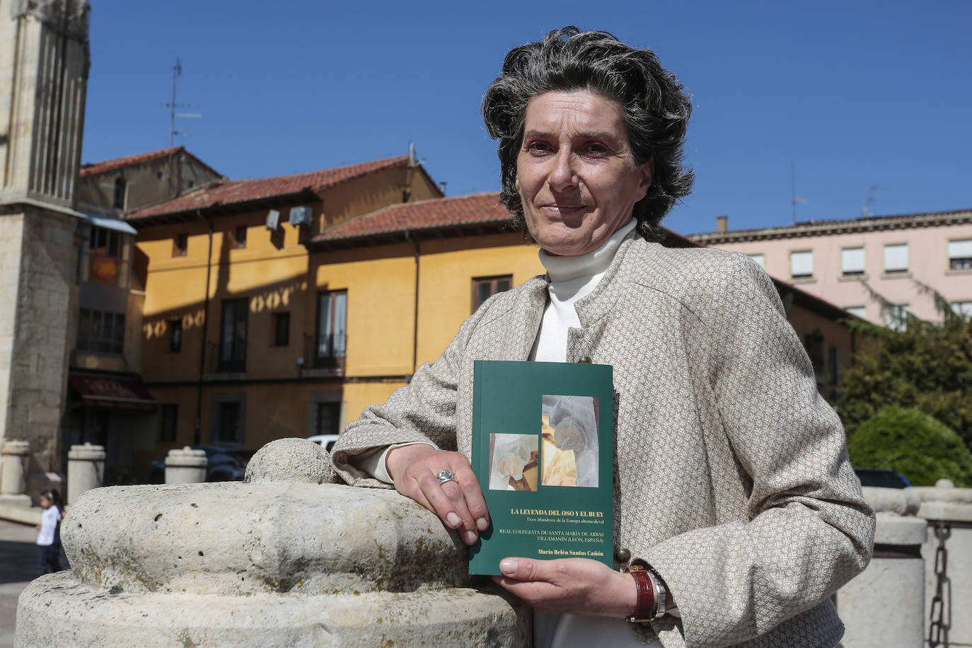 María Belén Santos, autora del libro 'La leyenda del oso y el buey'.