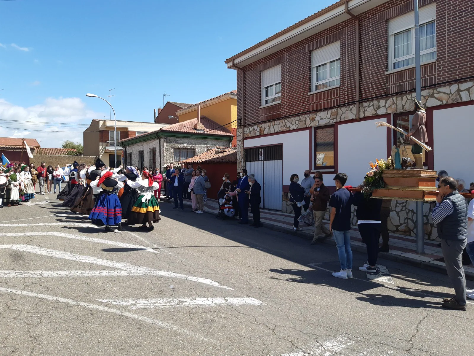 La localidad vive una jornada festiva en honor al santo con multitud de actividades para todos los públicos, poniendo así fin a tres días con los que se han recuperado las fiestas tras la pandemia.