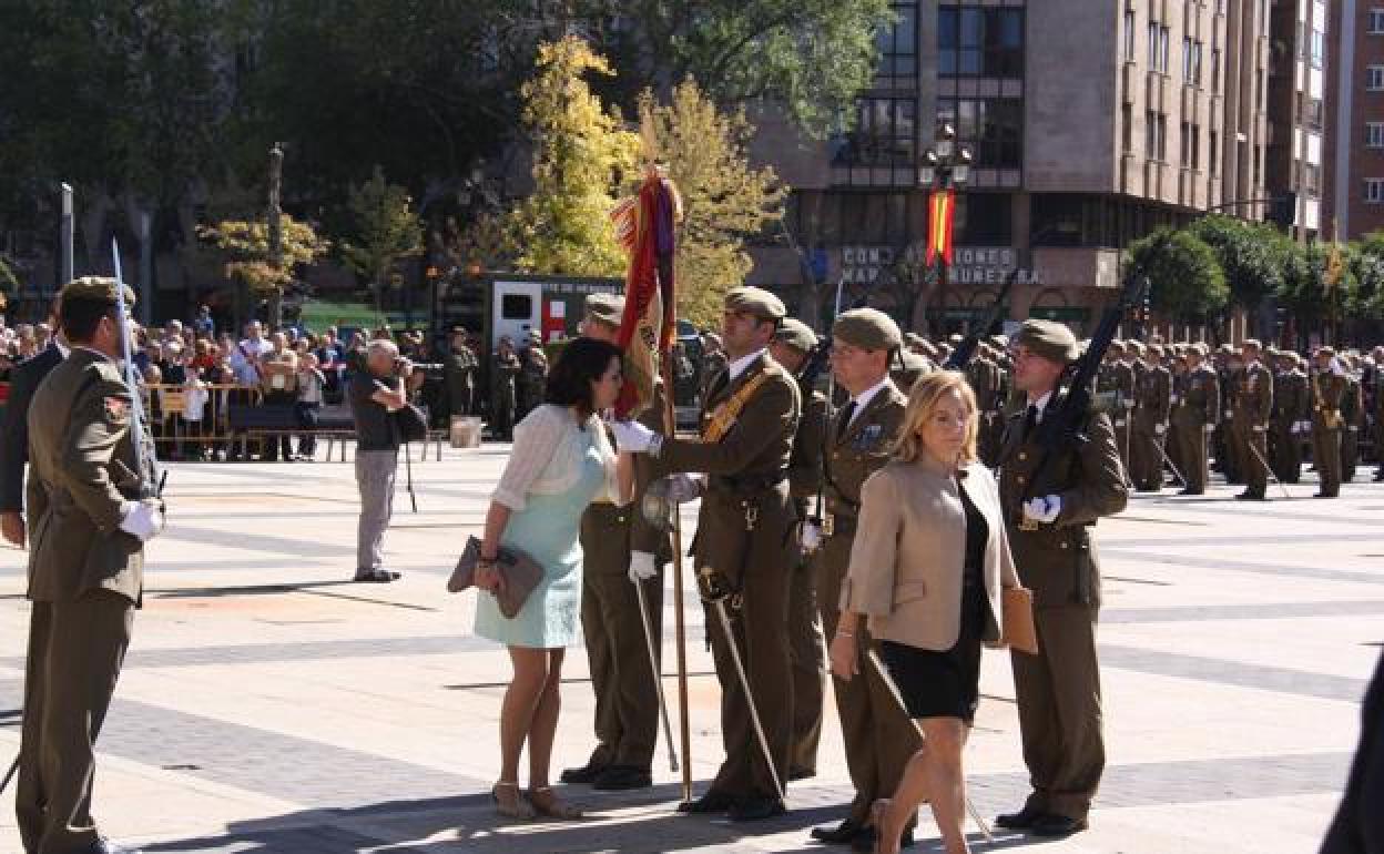 El tercer evento con el que se finaliza la conmemoración del DIFAS 2022, es el acto solemne de Jura de Bandera de personal civil. 