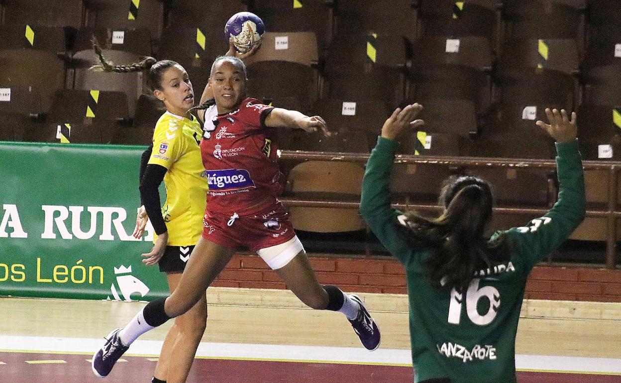 Ania Ramos, jugadora del Rodríguez Cleba, en un partido de esta temporada.