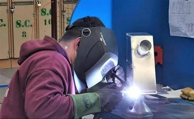 Vriginia Barcones muestra su compromiso con la FP en Castilla y León.