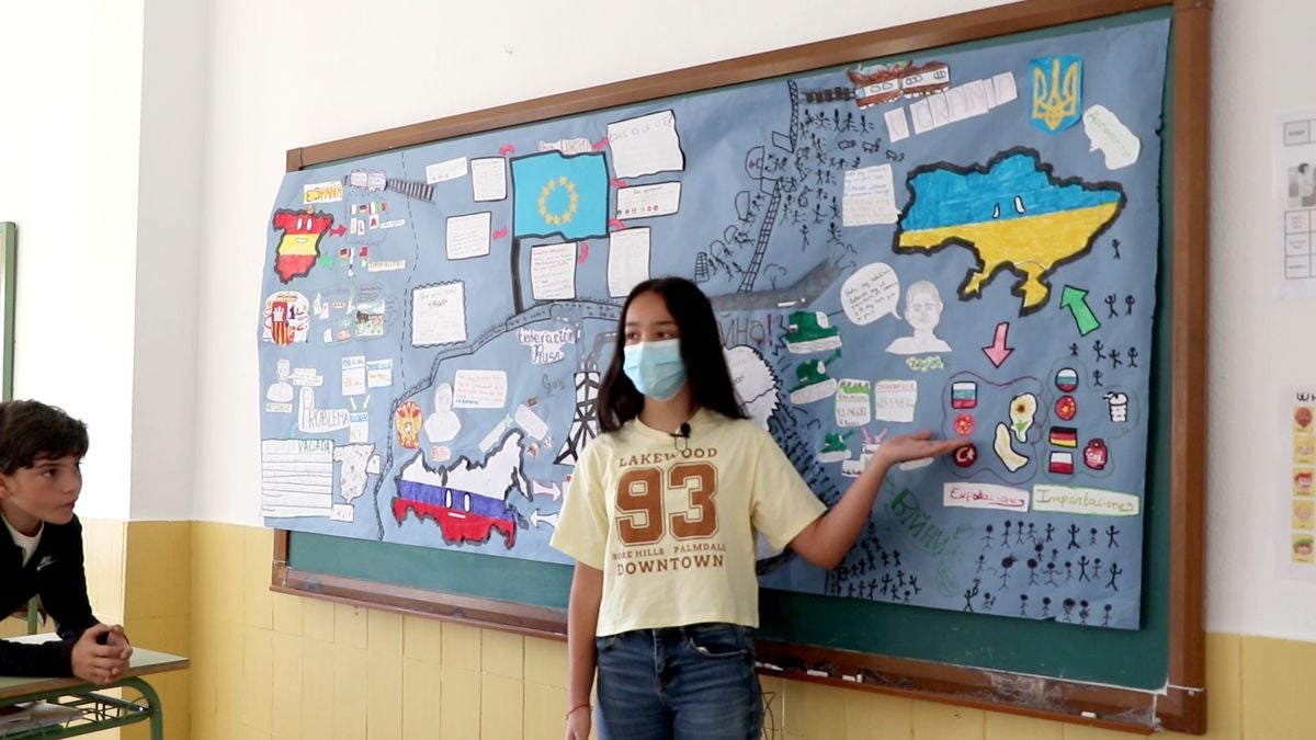 Un momento de la exposición de los alumnos para las cámara de leonoticias. 