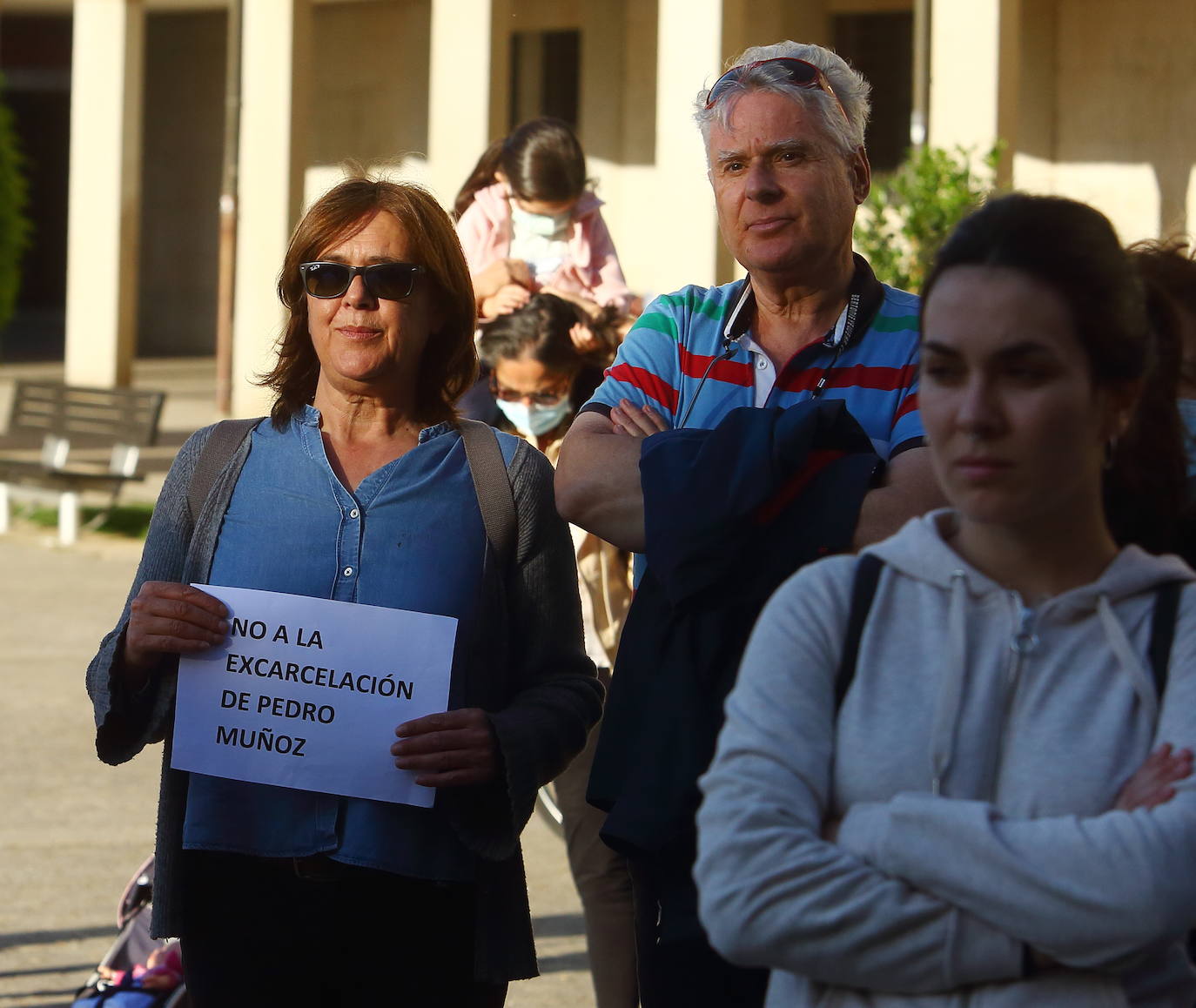 Concentración de la Plataforma Contra las Violencias Machistas del Bierzo y Laciana contra la puesta en libertad provisional del exconcejal de Ponferrada Pedro Muñoz