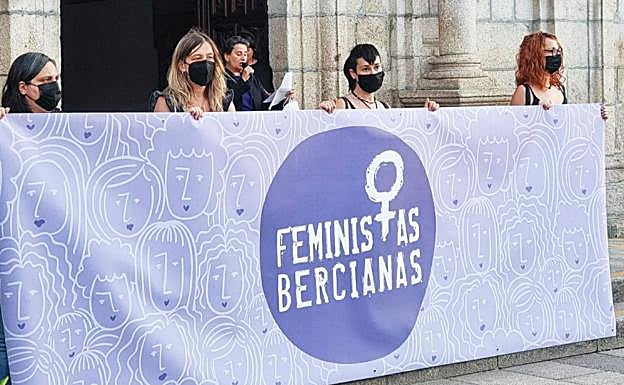 Los colectivos feministas se concentran en Ponferrada en contra de la puesta en libertad de Muñoz
