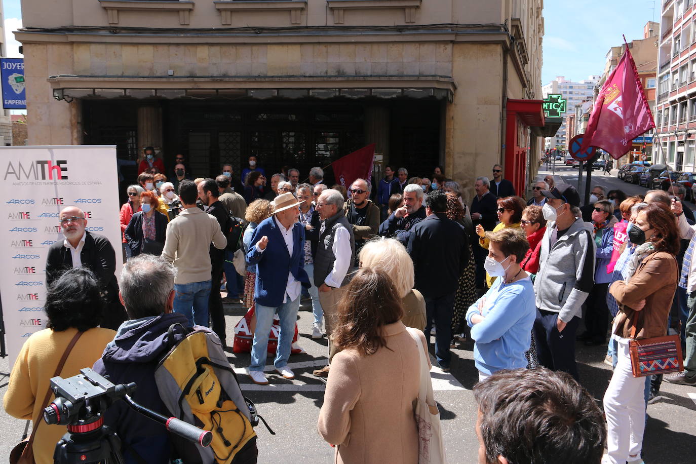 Fotos: Protesta contra el cierre del Teatro Emperador