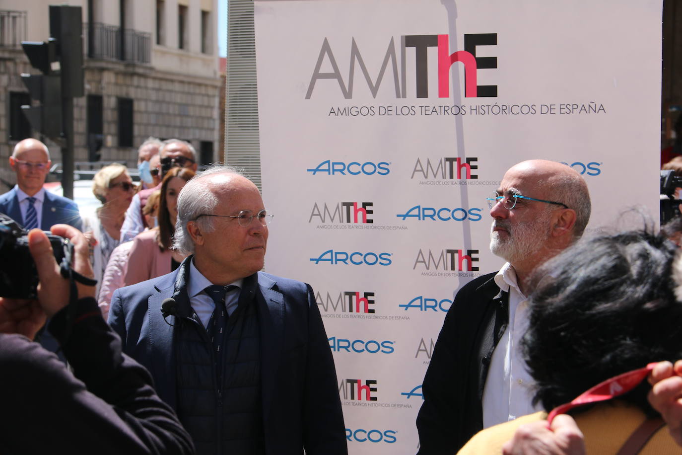 Fotos: Protesta contra el cierre del Teatro Emperador